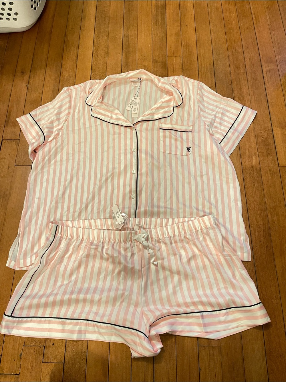 Victoria's Secret Signature Satin Short Pajama Set